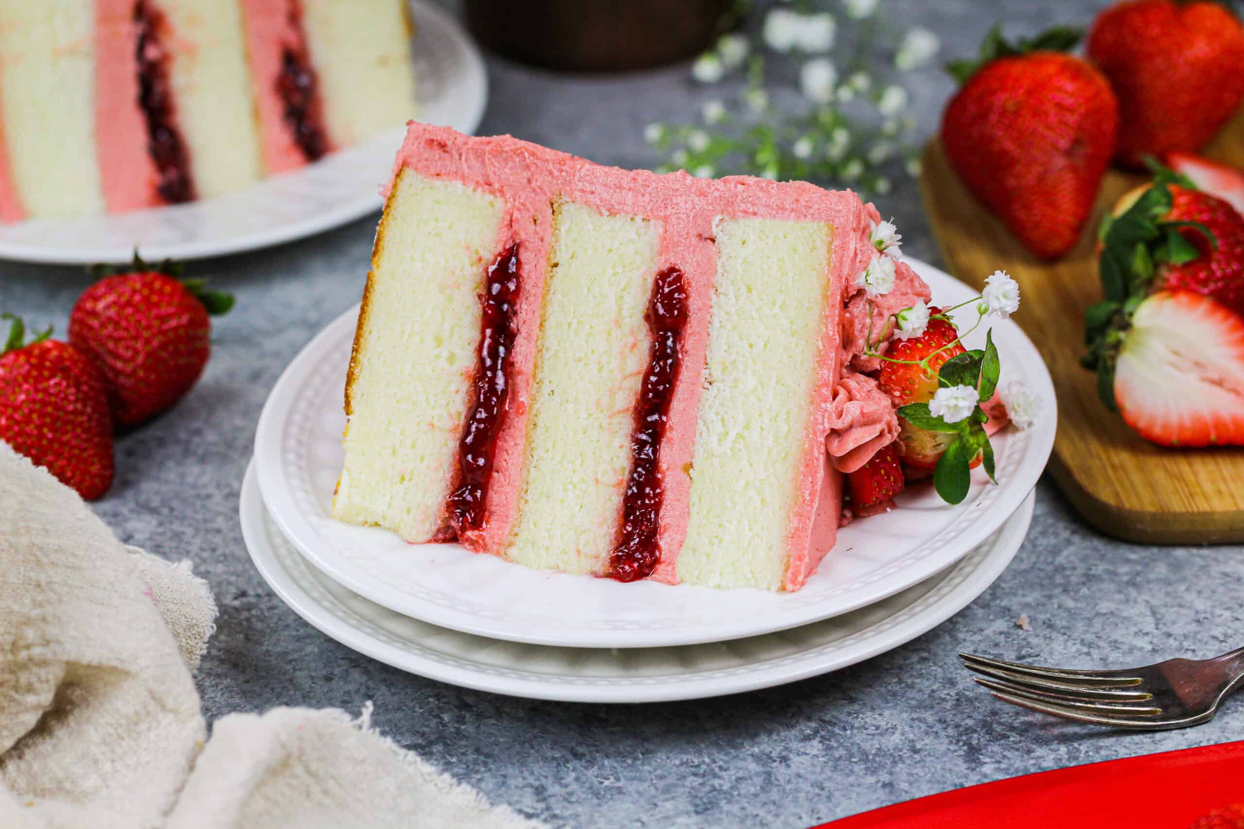 Featured image of post Steps to Prepare Vanilla Cake With Strawberry Jam Filling And Buttercream Icing