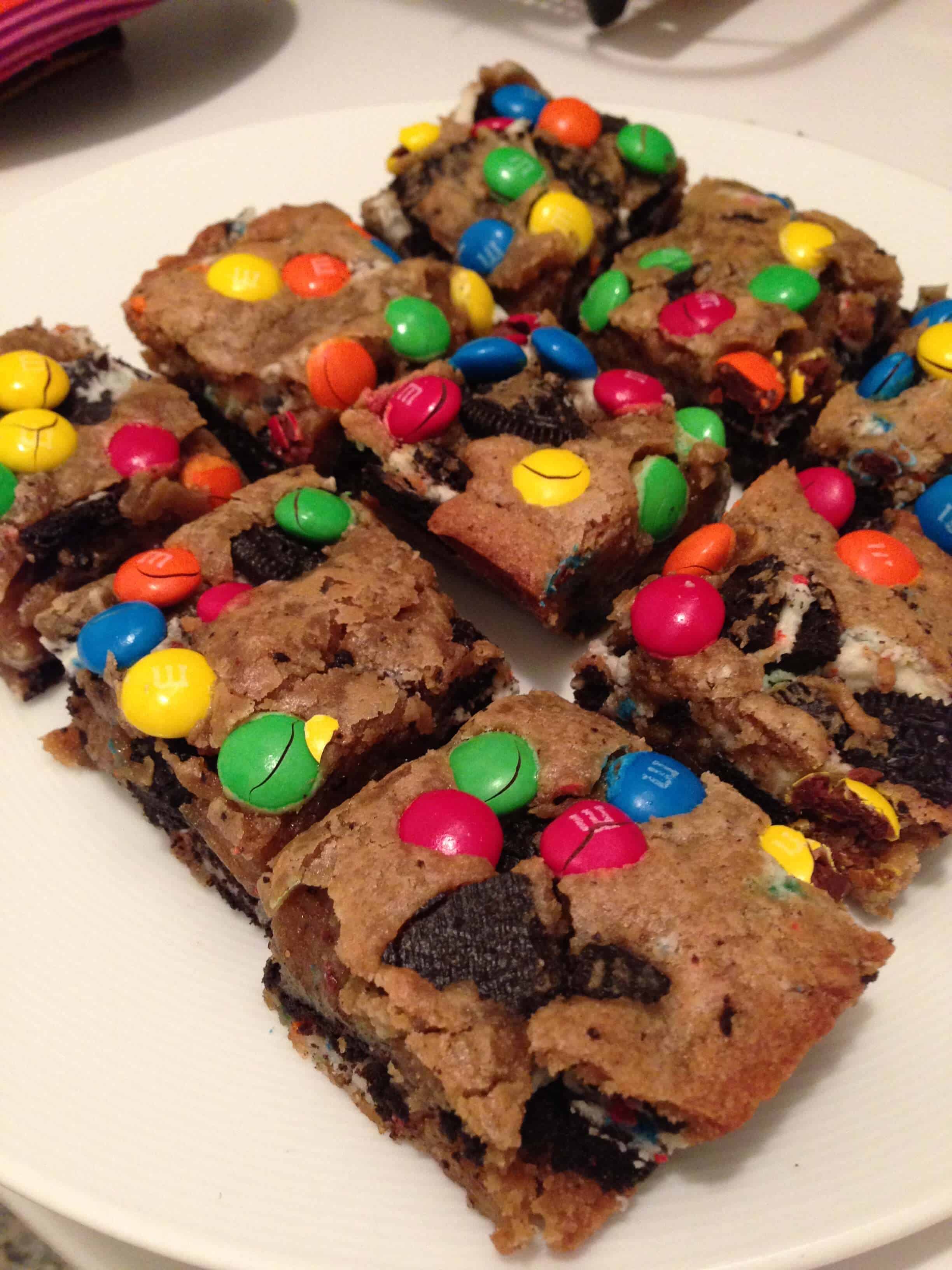 image of loaded Oreo Cookie Bars
