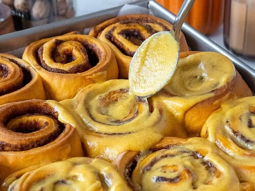Pumpkin Pie Cinnamon Rolls