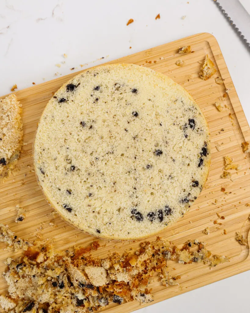 image of an oreo cake layer that's been leveled with a serrated knife
