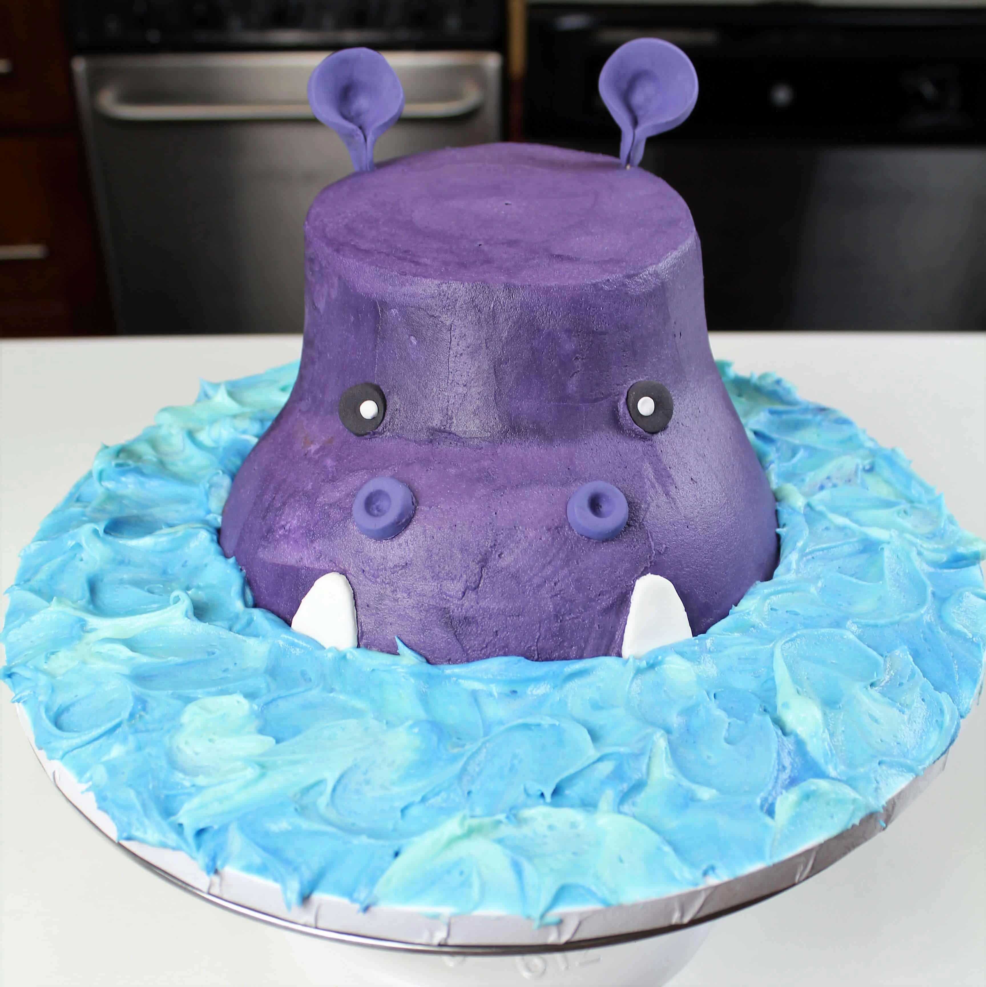 image of baby hippo cake
