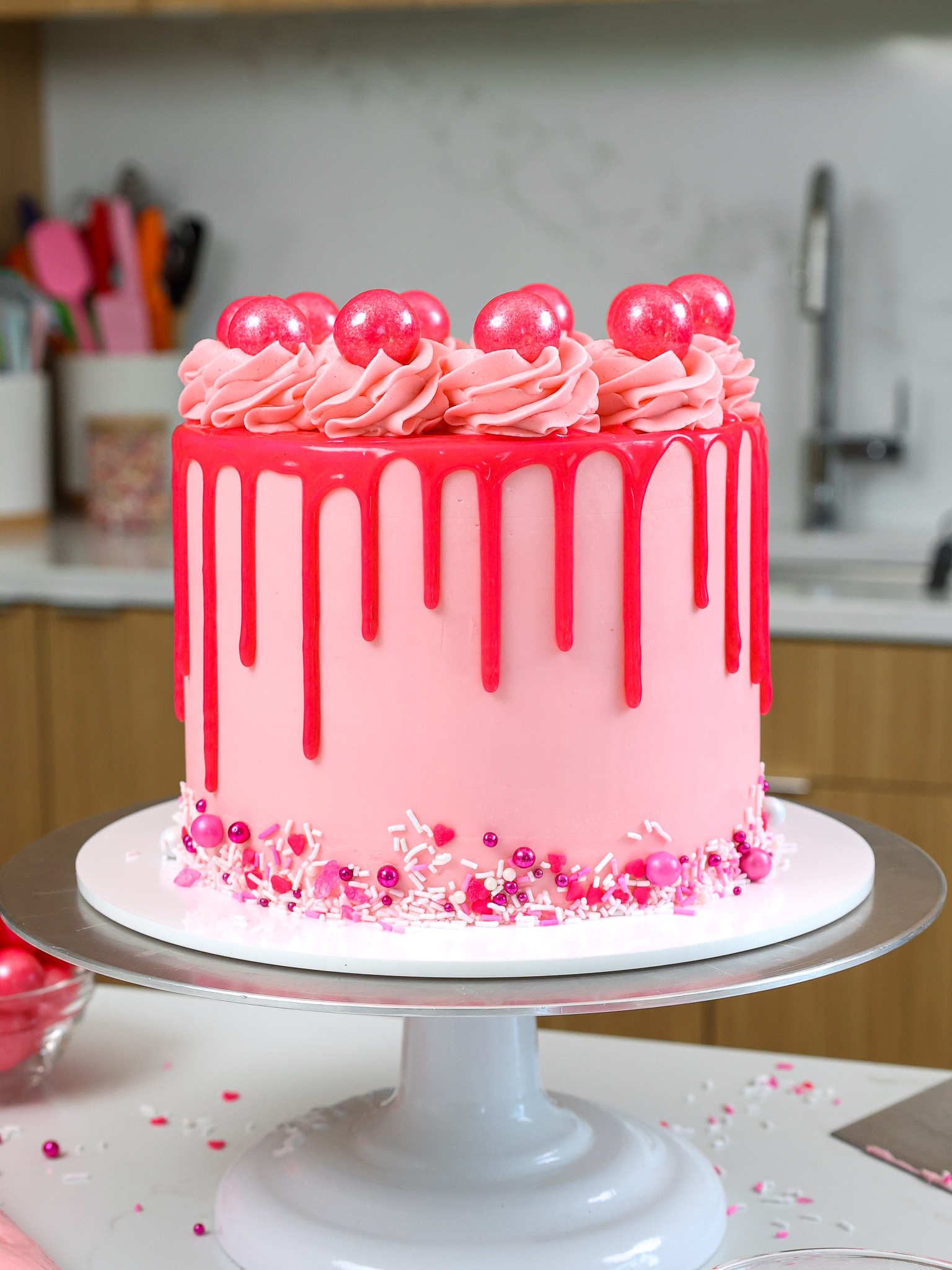 Bubble Gum Tower Cake – Cakeforestlondon