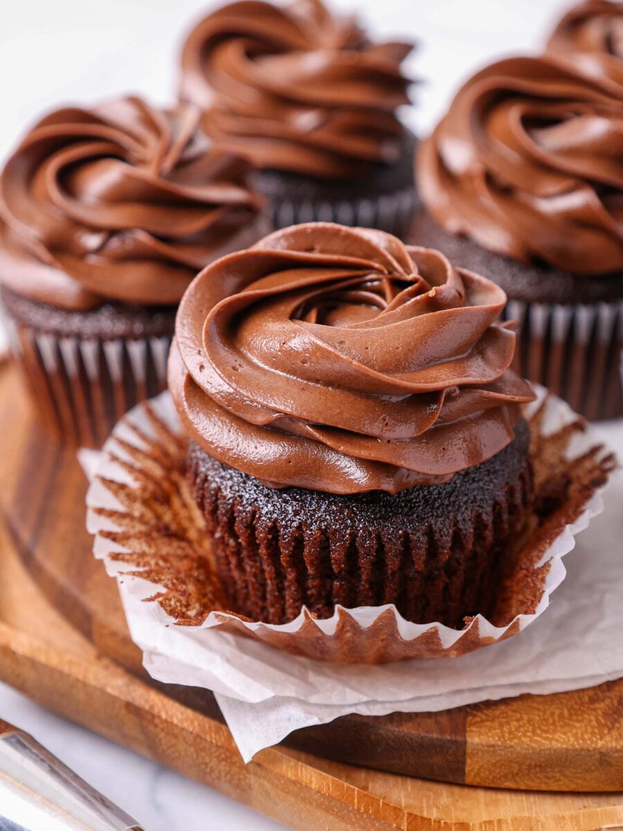 Moist Chocolate Cupcake Recipe - Chelsweets