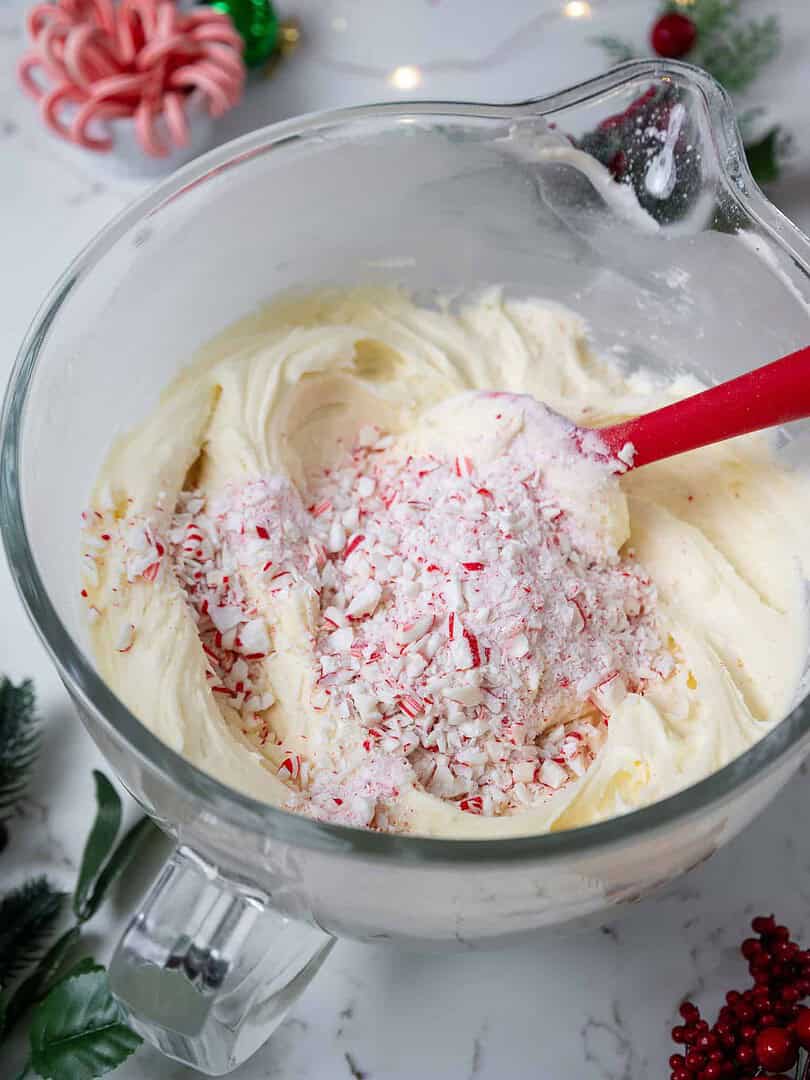 Peppermint Buttercream Frosting: Easy, 6-Ingredient Recipe