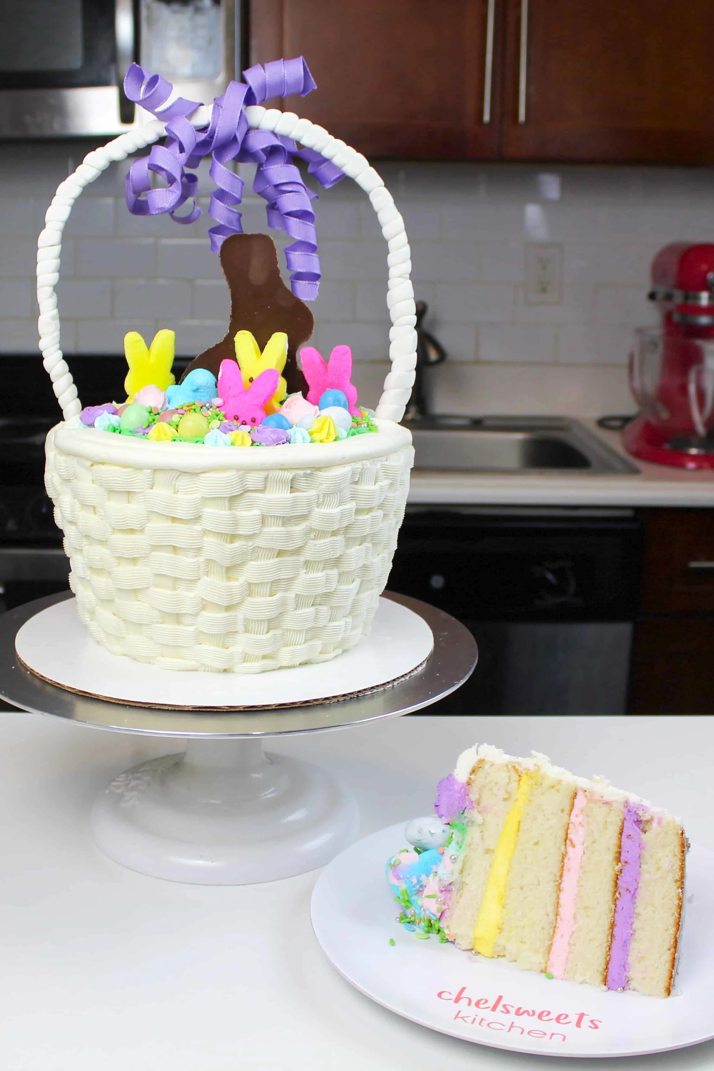 How to Pipe a Buttercream Basketweave Cake Design | Wilton - YouTube