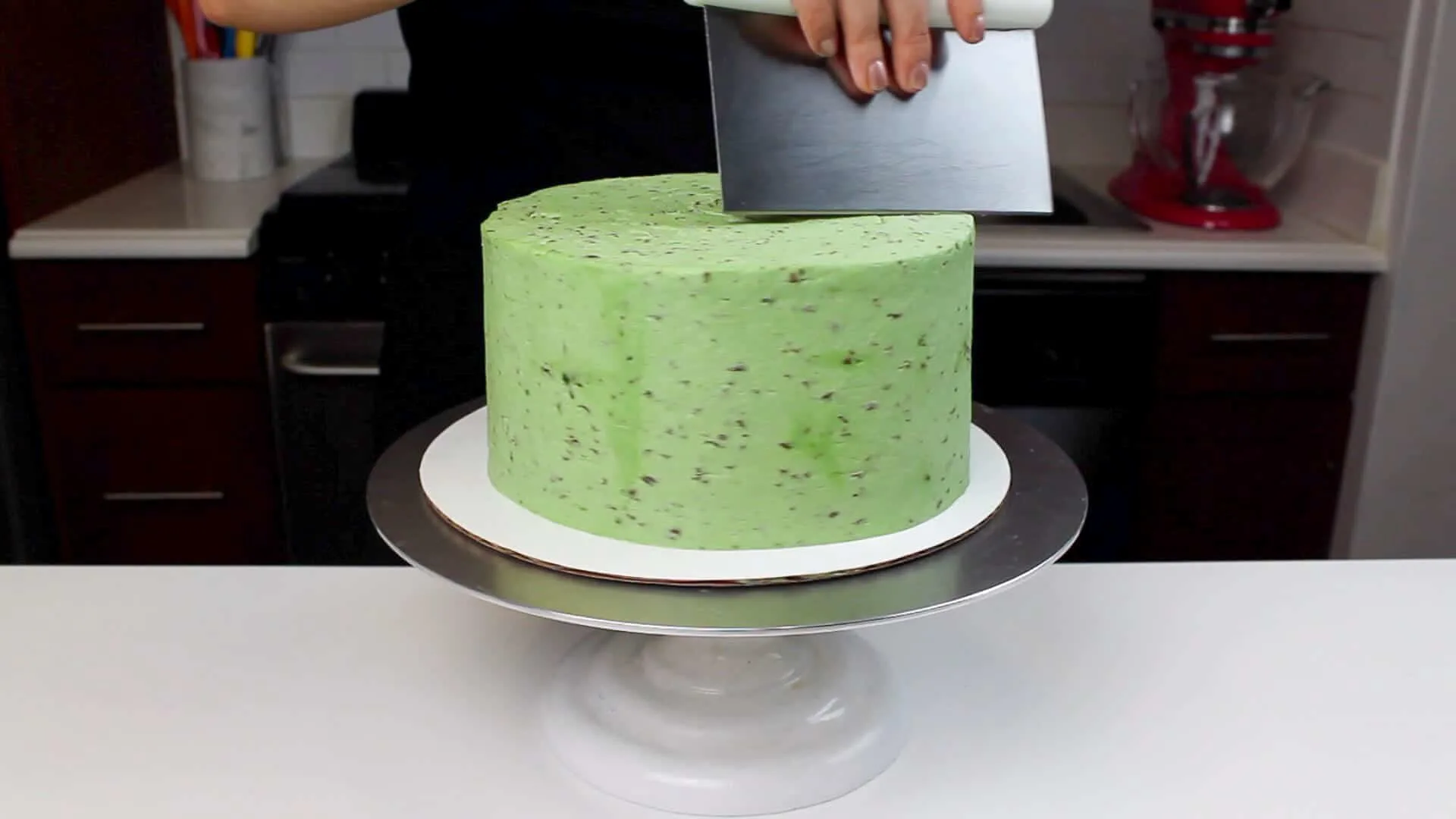 mint chocolate chip frosting smoothing