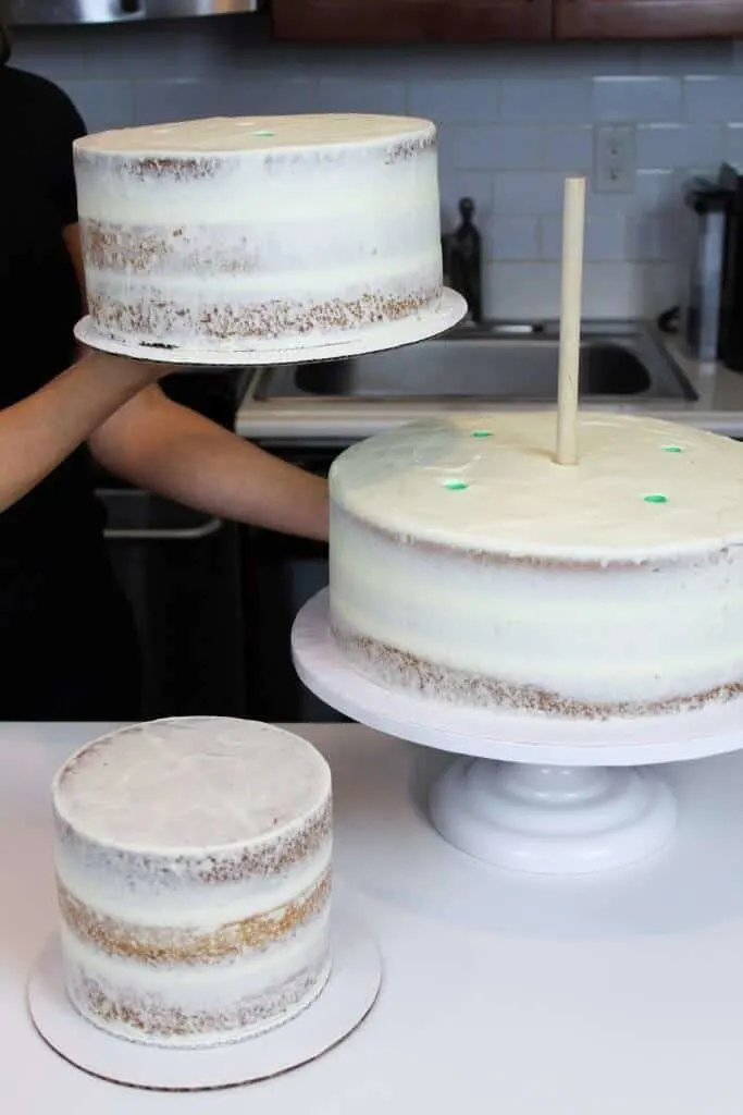 Making Your Own Wedding Cake Is It A Good Idea - Diy 3 Tier Wedding Cake Stand