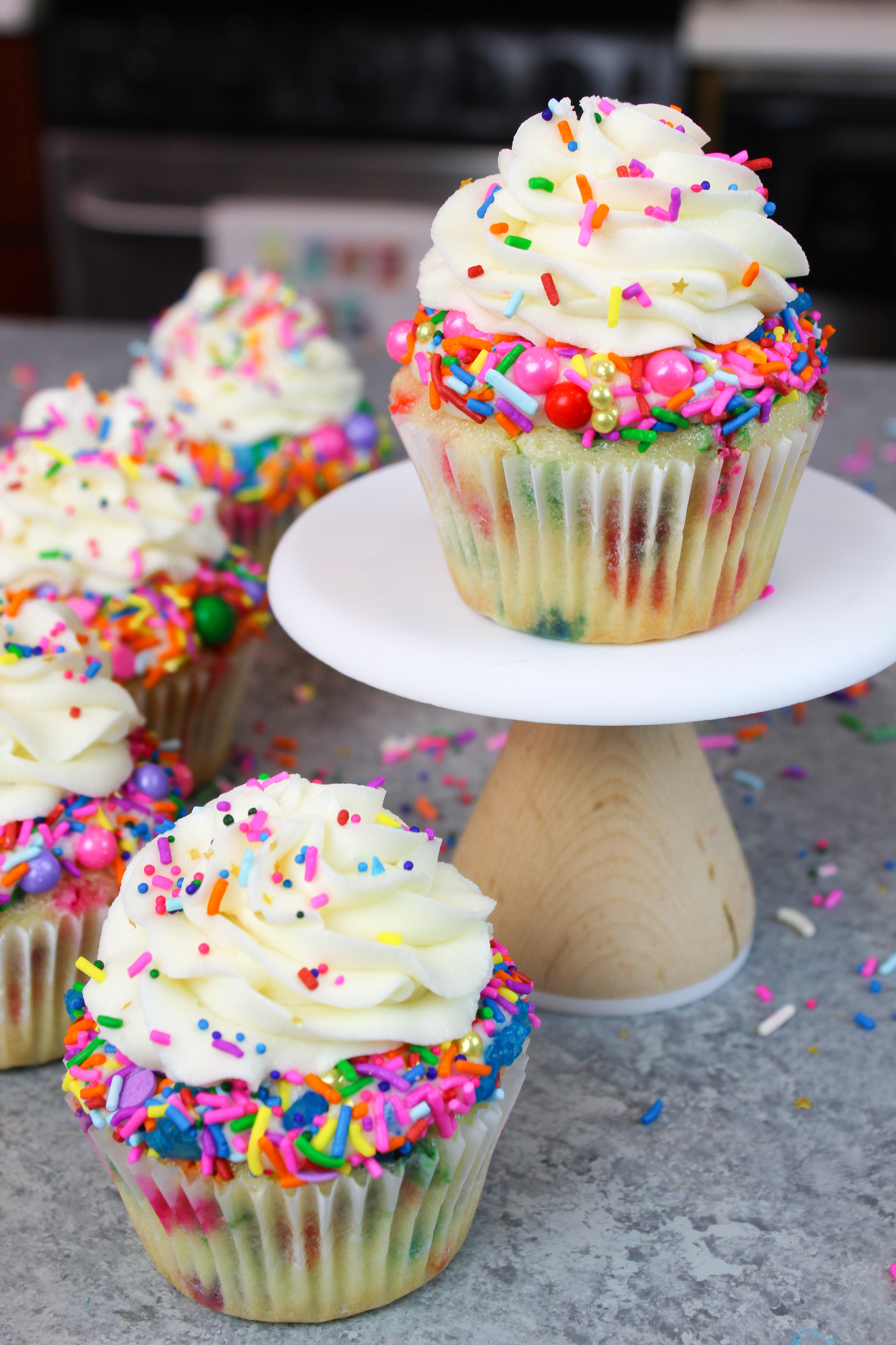 Funfetti Cupcake Recipe With Vanilla Frosting - Chelsweets