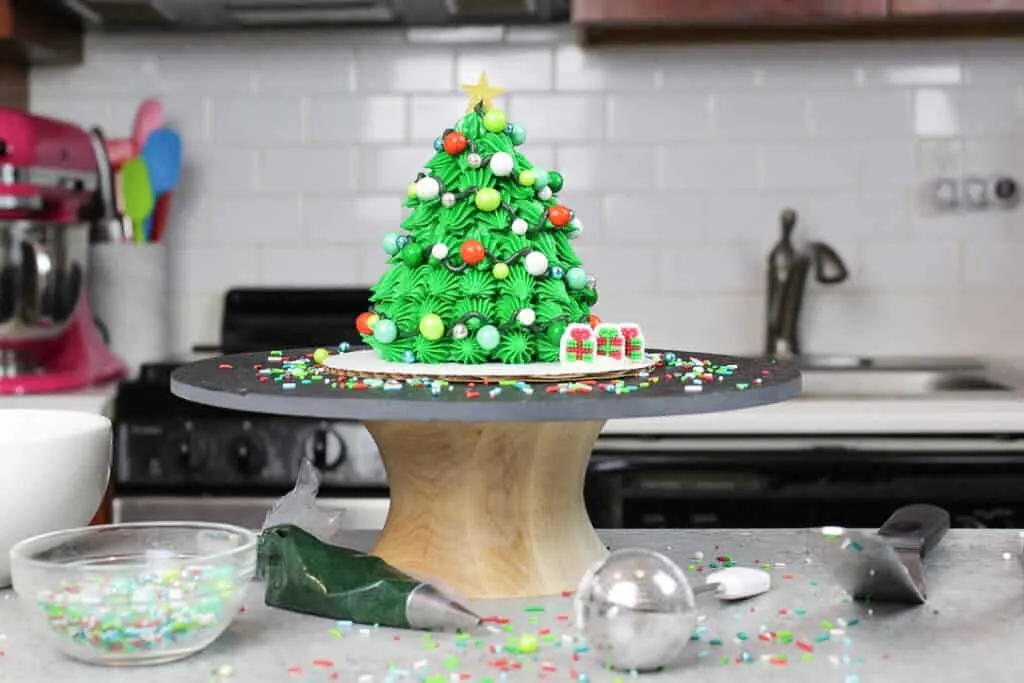 image of mini christmas tree cupcake cake