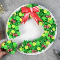image of pull apart cupcake wreath