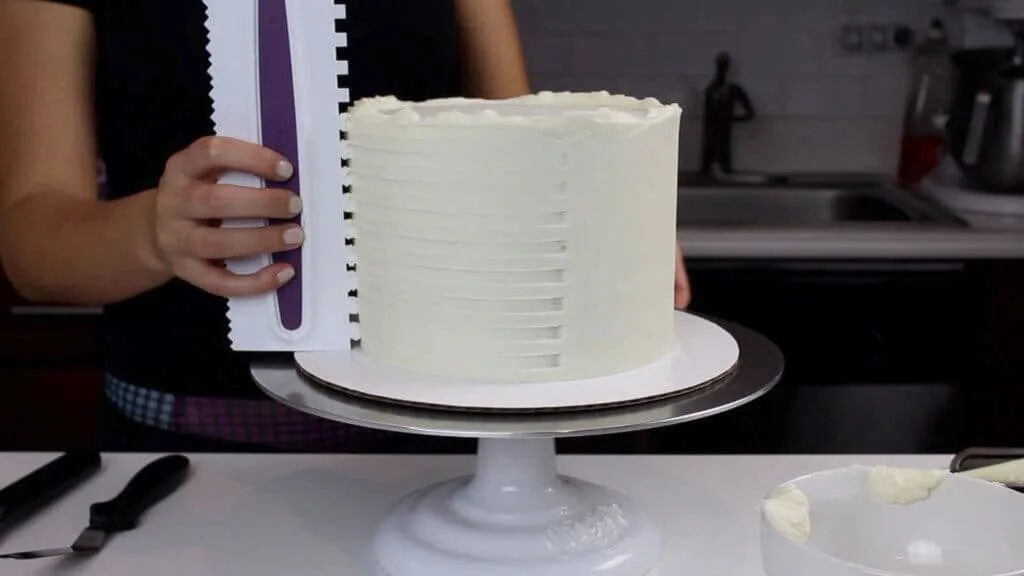 image of square cake decorating comb