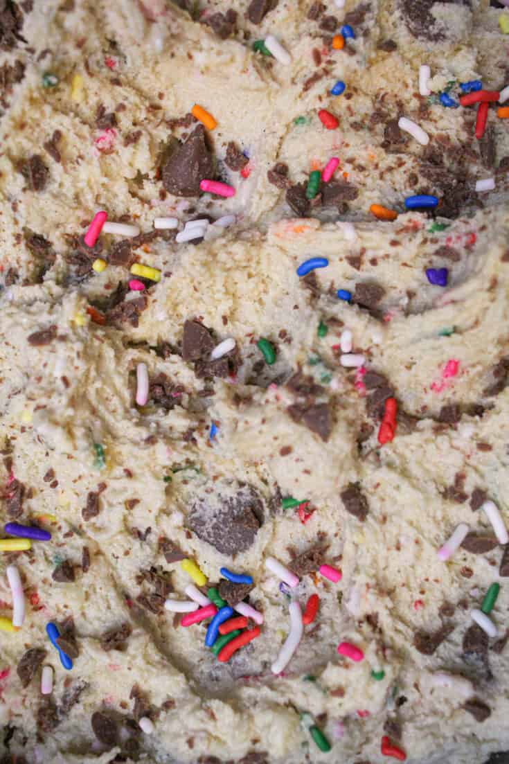 image of cookie dough cake filling made by chelsweets