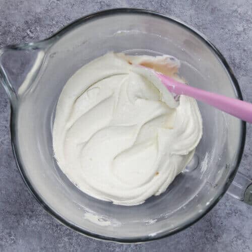 How to Make White Buttercream: Easy, 5-Ingredient Recipe