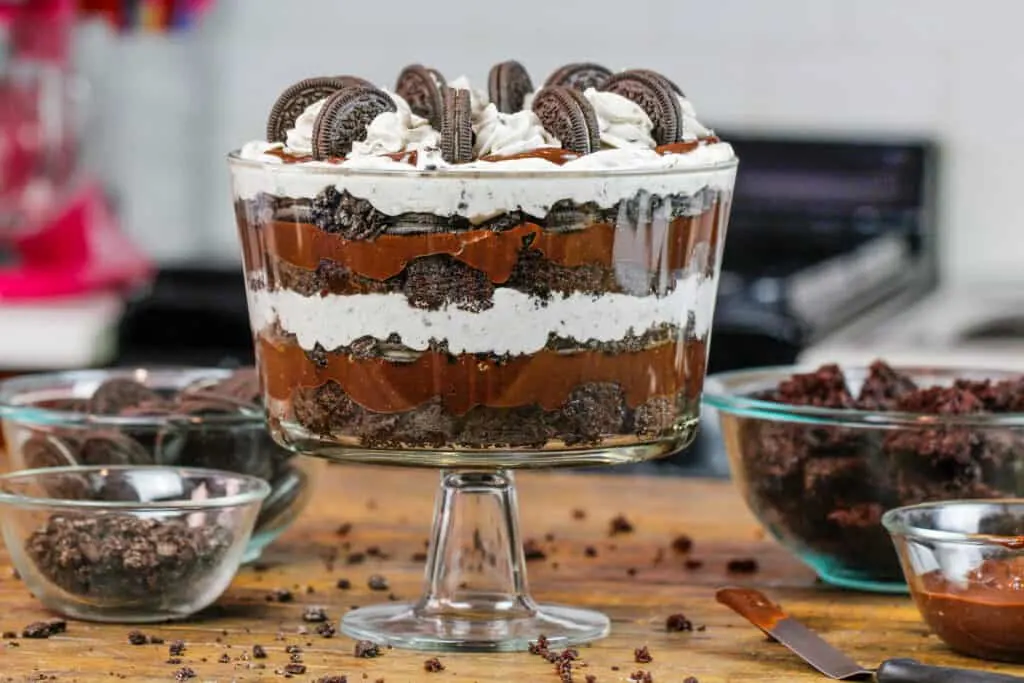 image of chocolate oreo trifle