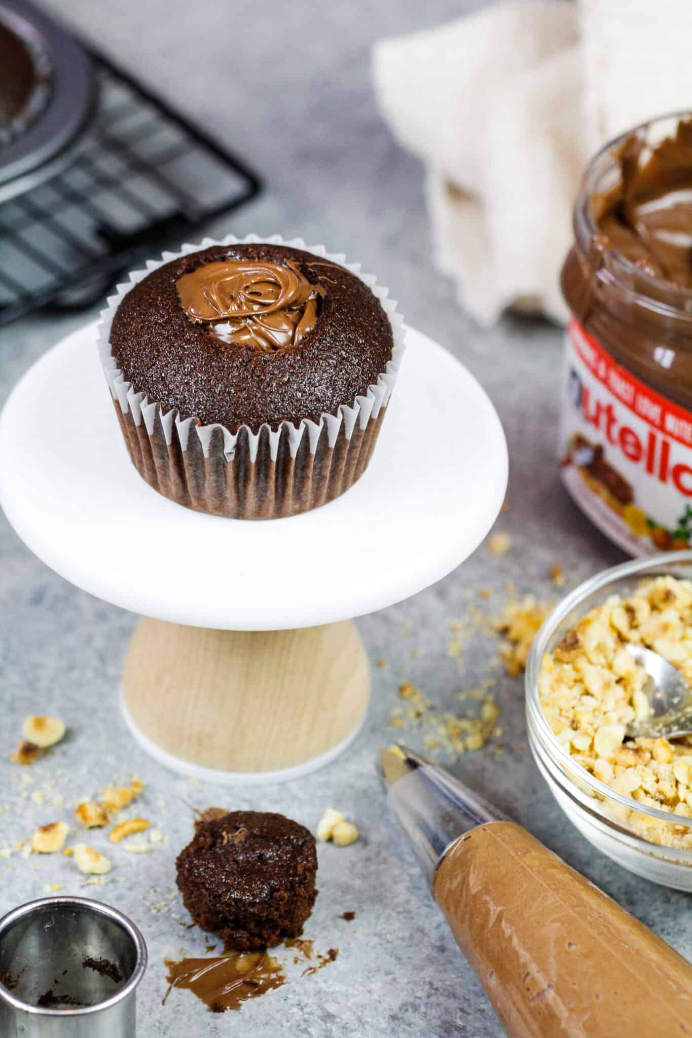 Nutella Cupcakes Fluffy Chocolate Cupcakes w/ Nutella Frosting