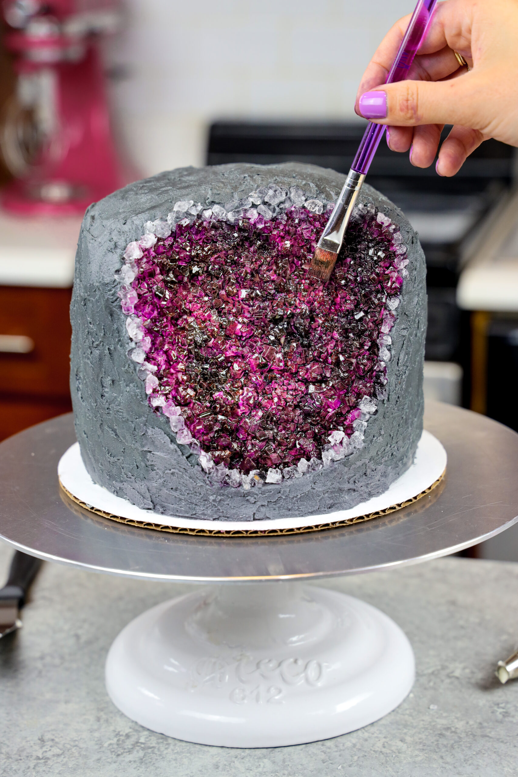 How to Create an Ombre Glitter Cake