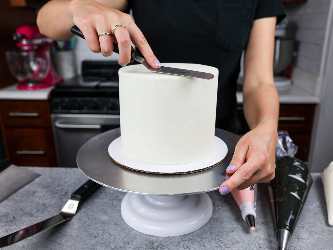 How to Make White Buttercream: Easy, 5-Ingredient Recipe