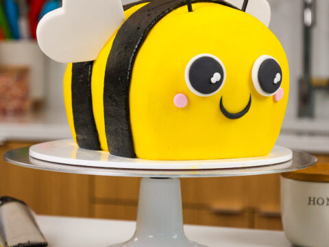 Buy Honey Bee Birthday Cake | CakeNBake Noida