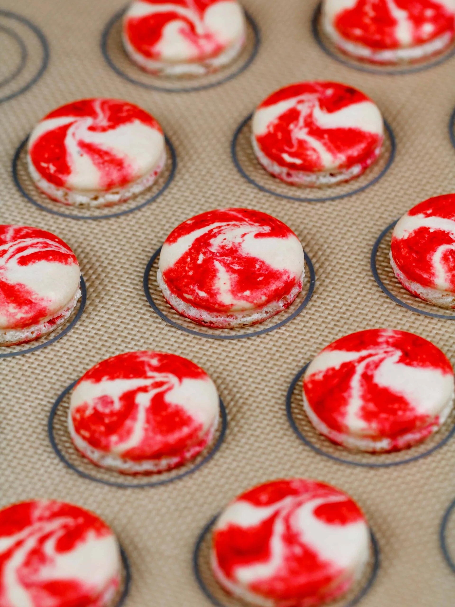image of baked peppermint macarons shells