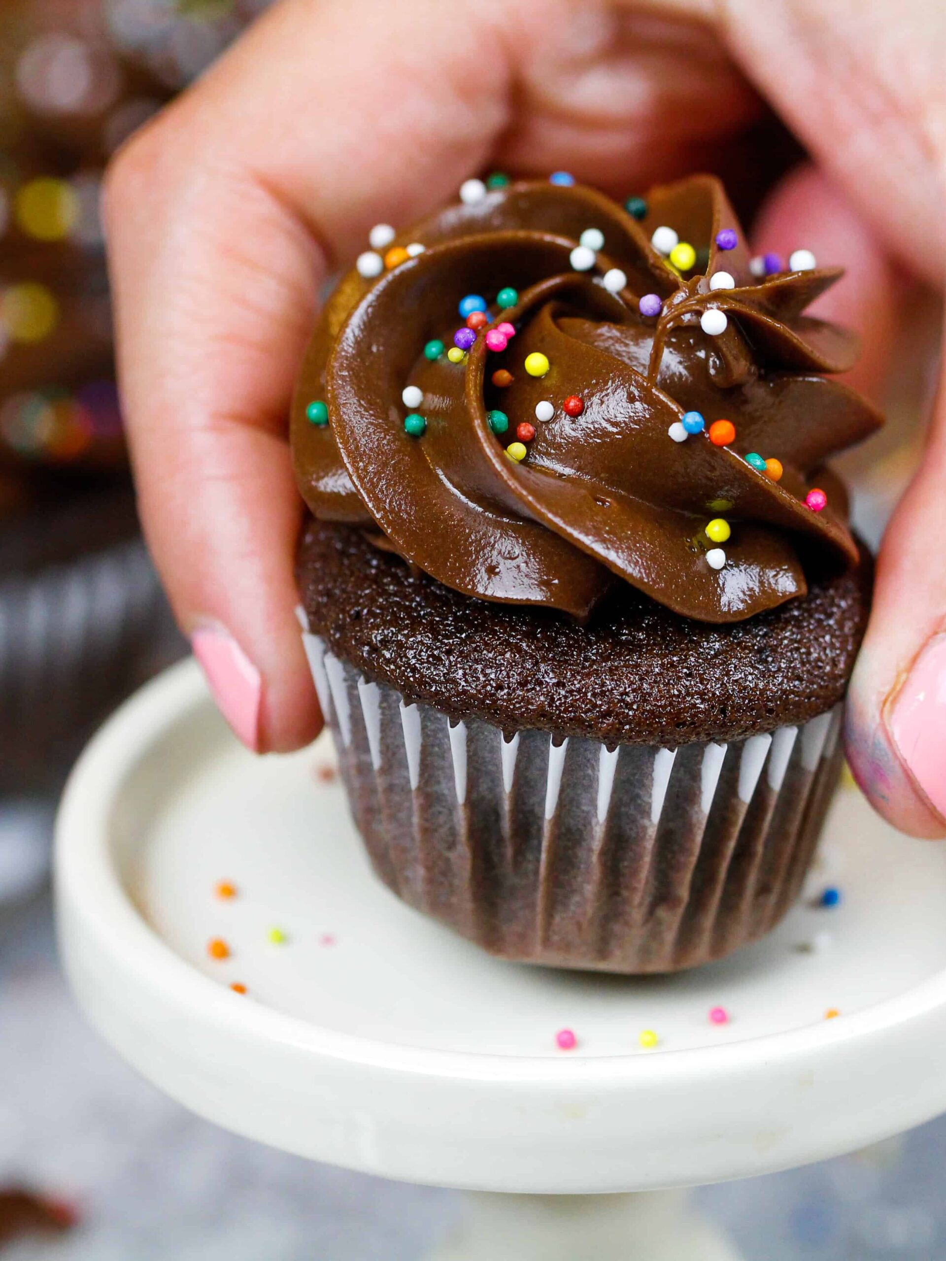 Easy Chocolate Cupcake Decorating - Handle the Heat