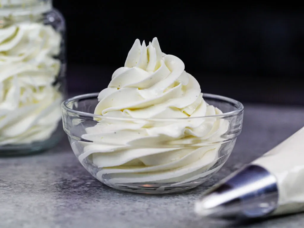 image of sugar free frosting in a bowl