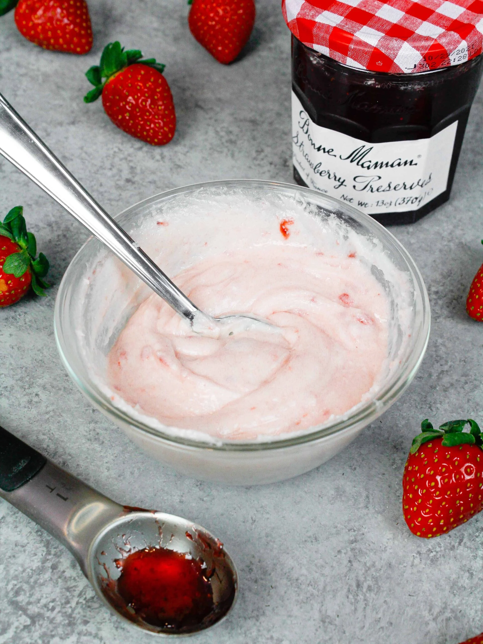 image of strawberry frosting made with strawberry jam
