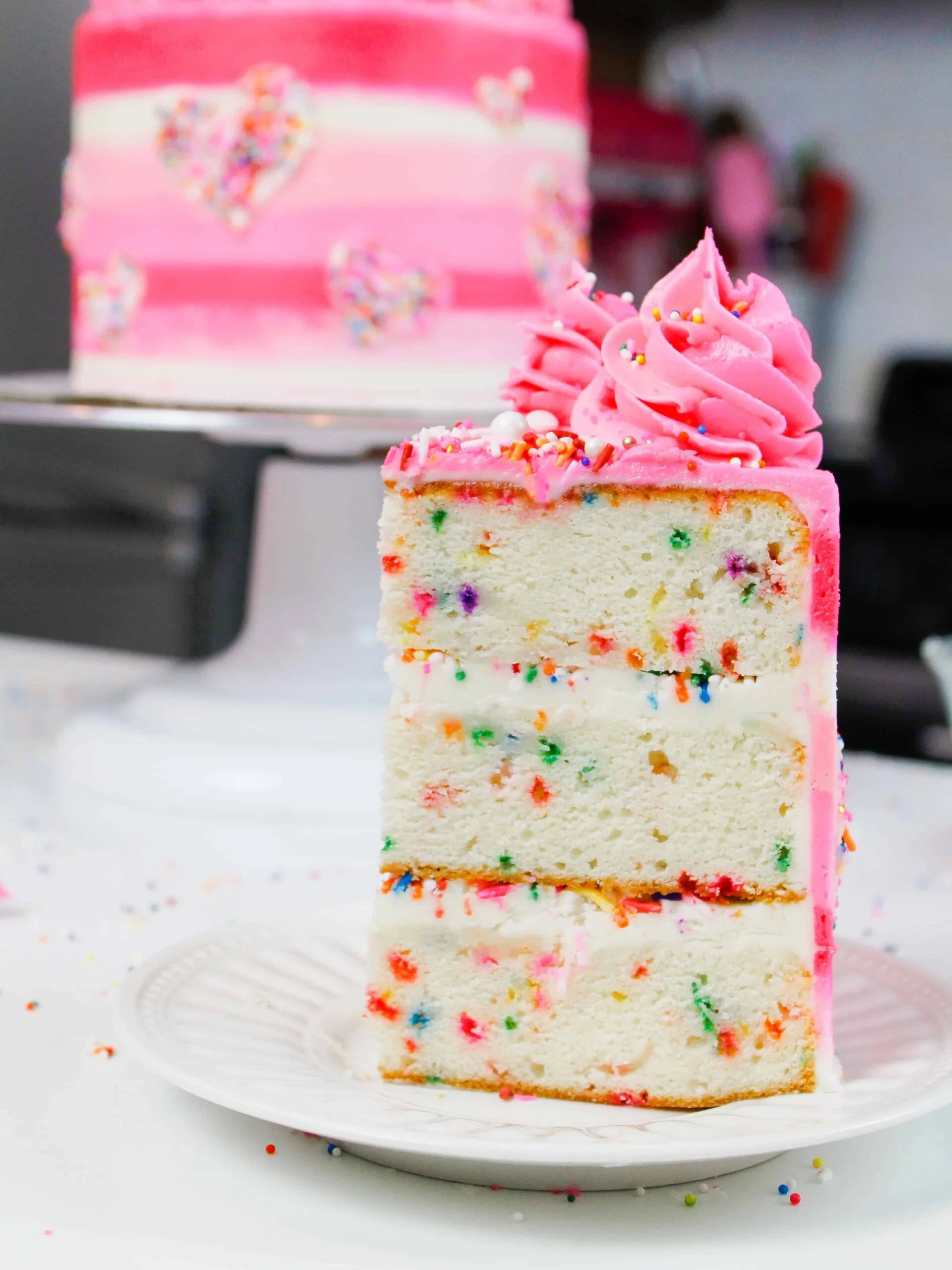 10 Small Cake Recipes (6-Inch Cake Recipes) | DessArts