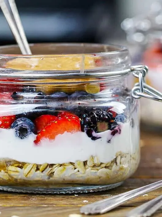 image of protein packed overnight oats made without protein powder