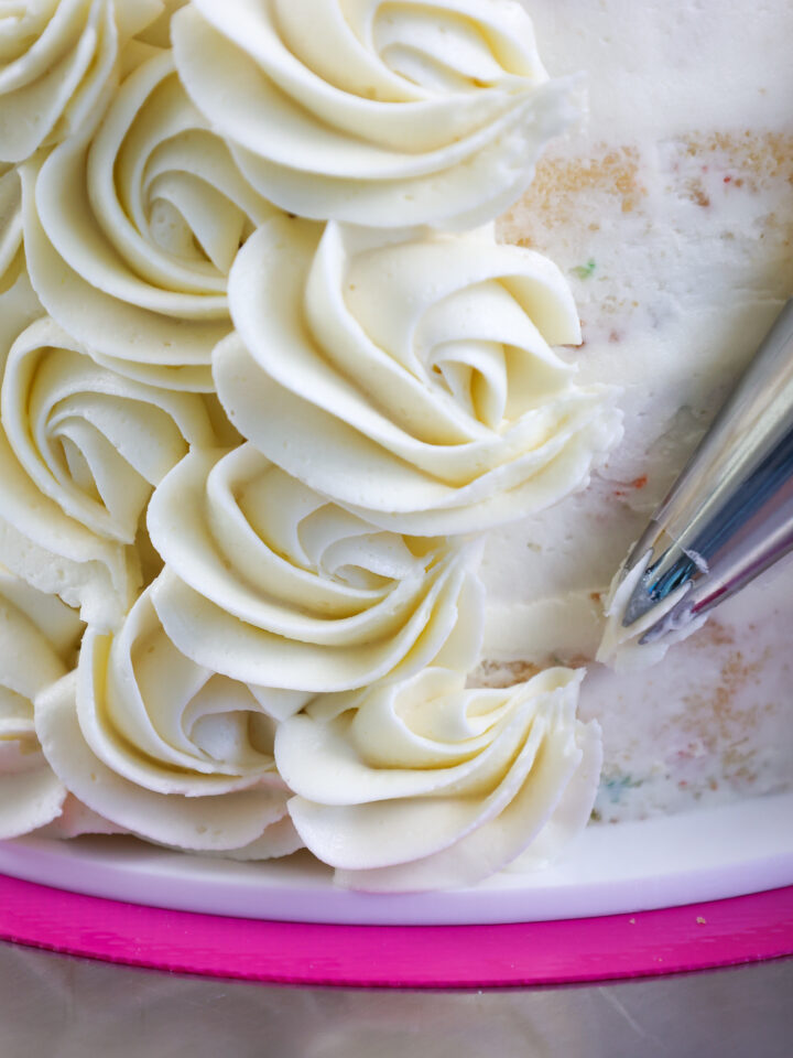 How Long Does Buttercream Last In The Fridge? Chelsweets