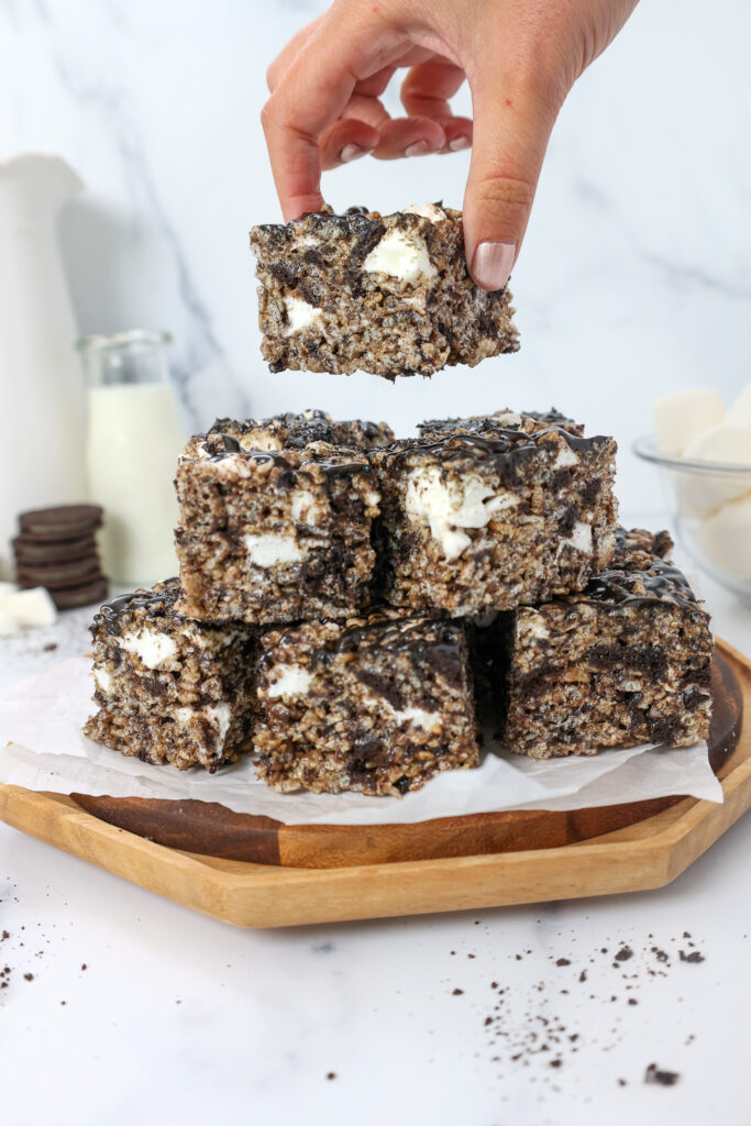 Cookies and Cream Rice Krispie Treats Chelsweets