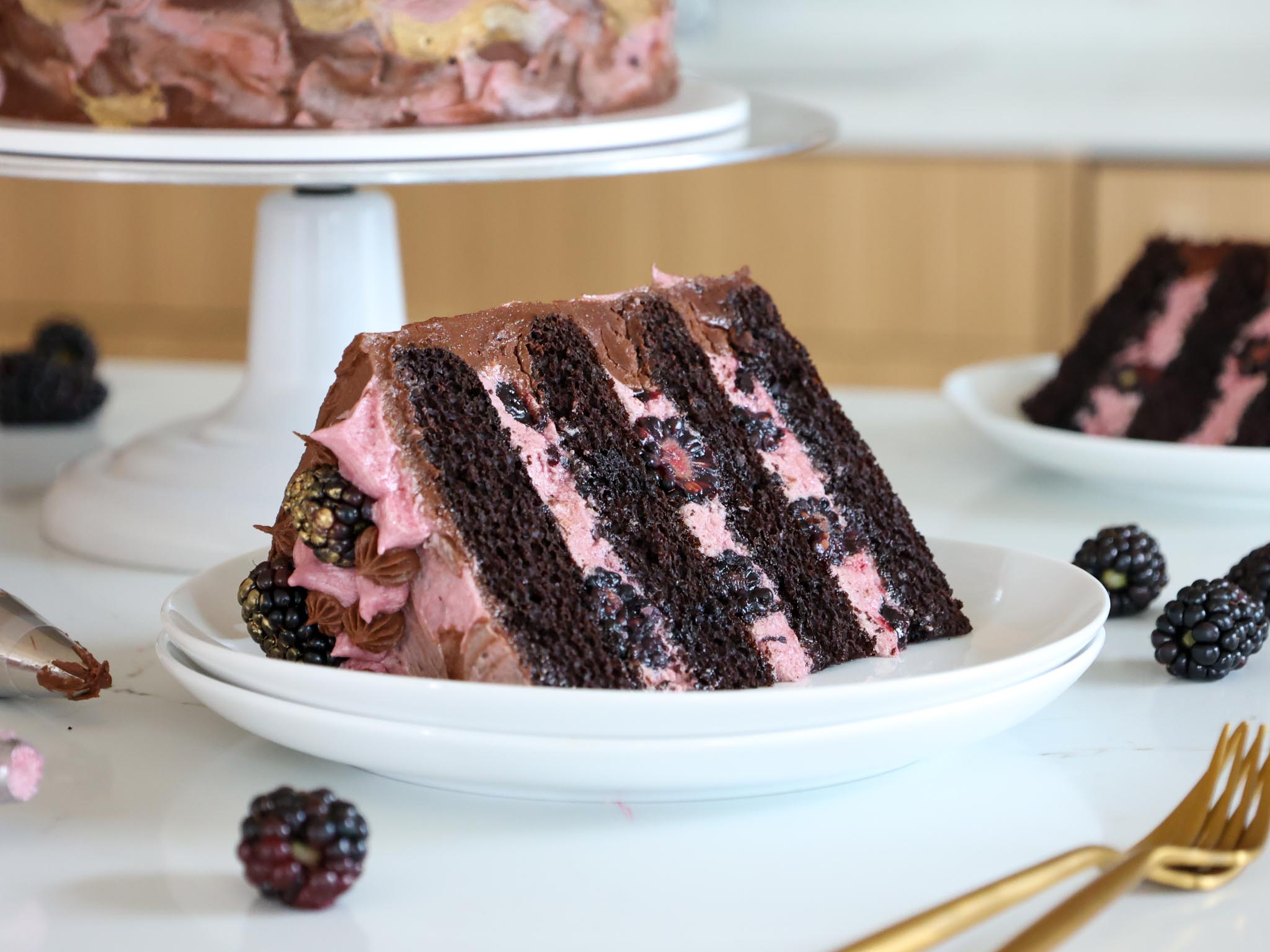 Chocolate Blackberry Cake: Delicious Recipe from Scratch