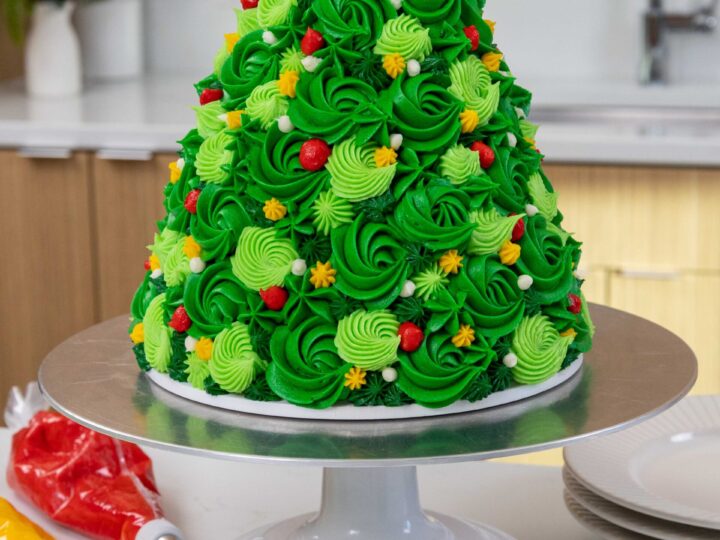Christmas Tree Cake Tutorial - Cakes by Lynz