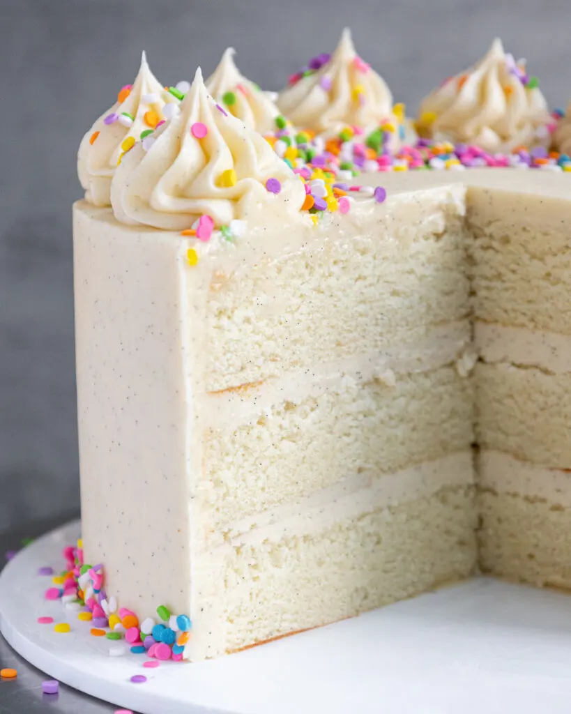 This Very Vanilla Cake is bursting with sweet vanilla flavor! Top with  fresh fruit, sprinkles or white chocolate curls f… | Cake flavors, Cake  recipes, Vanilla cake