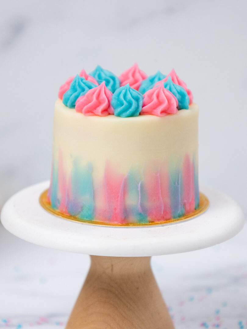 Mini Gender Reveal Cakes - Adorable Dessert Idea