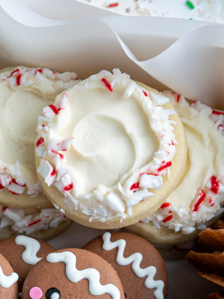 image of peppermint buttercream cookies