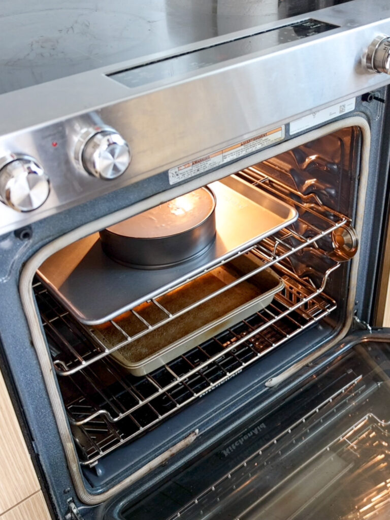 image of a cheesecake being baked with a pseudo water bath