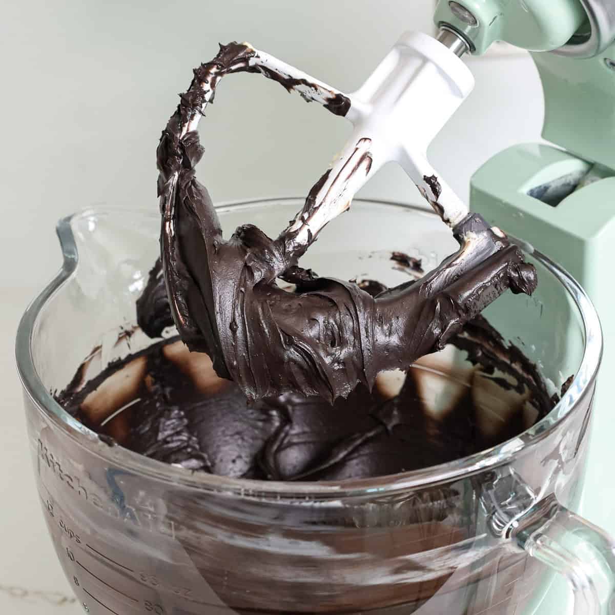 How to Make Black Icing Without Black Food Colouring: Easy & Natural Tips